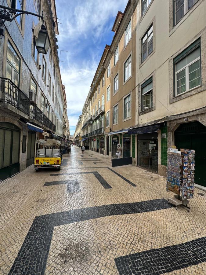The Traditional Arts Memoir, Downtown Flat With Balcony And Comfort Lisboa Eksteriør billede
