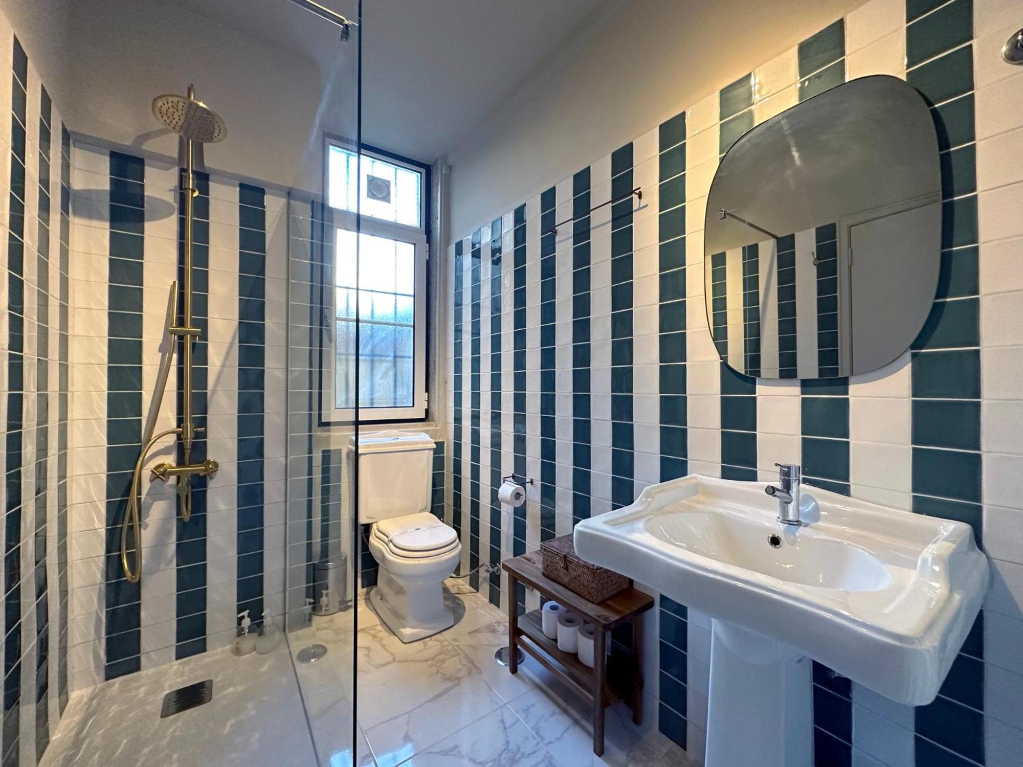 The Traditional Arts Memoir, Downtown Flat With Balcony And Comfort Lisboa Eksteriør billede